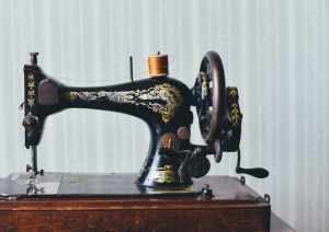 sewing-machine-pexels-photo-111147